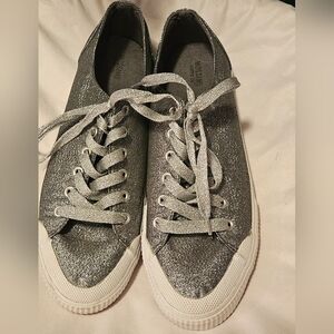 Mossimo Supply Co sz 10 silver shoes